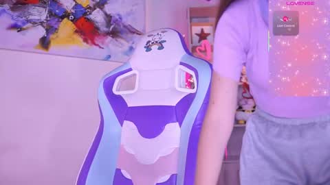 Snapshot of milly_kenner chatting on 03-08-25, 07:53 MILLY online show from 03-08-25, 07:53