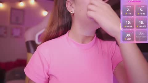 Snapshot of milly_kenner chatting on 03-10-25, 08:01 MILLY online show from 03-10-25, 08:01