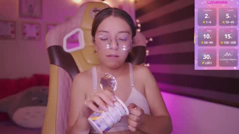 Snapshot of milly_kenner chatting on 03-10-25, 11:06 MILLY online show from 03-10-25, 11:06