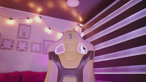 Snapshot of milly_kenner chatting on 09-26-25, 06:12 MILLY online show from 09-26-25, 06:12