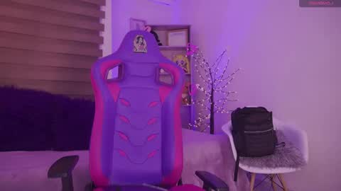 Snapshot of milly_kenner chatting on 10-11-25, 05:22 MILLY online show from 10-11-25, 05:22