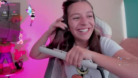 Snapshot of milly_kenner chatting on 12-04-25, 06:38 MILLY online show from 12-04-25, 06:38