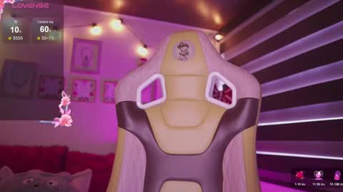 Snapshot of milly_kenner chatting on 12-15-25, 06:56 MILLY online show from 12-15-25, 06:56