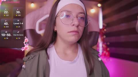 Snapshot of milly_kenner chatting on 12-19-25, 07:43 MILLY online show from 12-19-25, 07:43