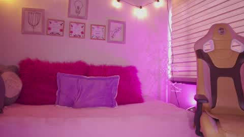 Snapshot of milly_kenner chatting on 02-02-26, 06:50 MILLY online show from 02-02-26, 06:50