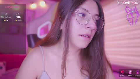 Snapshot of milly_kenner chatting on 02-25-26, 07:34 MILLY online show from 02-25-26, 07:34