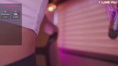 Snapshot of milly_kenner chatting on 02-27-26, 08:42 MILLY online show from 02-27-26, 08:42