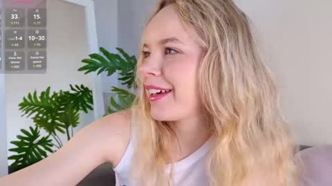Snapshot of milly_shy chatting on 05-28-26, 07:05 Milly online show from 05-28-26, 07:05