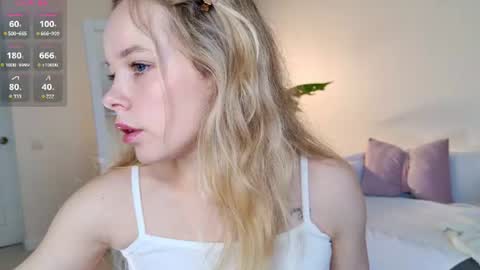 Snapshot of milly_shy chatting on 06-18-26, 06:57 Milly online show from 06-18-26, 06:57