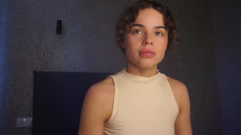 Snapshot of millyclaarss chatting on 08-02-26, 01:20 Linda online show from 08-02-26, 01:20
