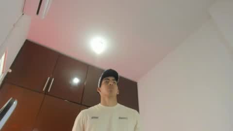 Snapshot of milo_31 chatting on 03-29-26, 07:03 Milo online show from 03-29-26, 07:03