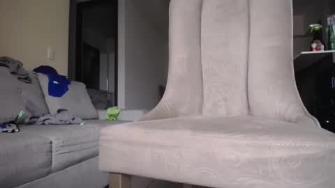 Snapshot of milostructor chatting on 04-29-26, 01:59 miloslove online show from 04-29-26, 01:59