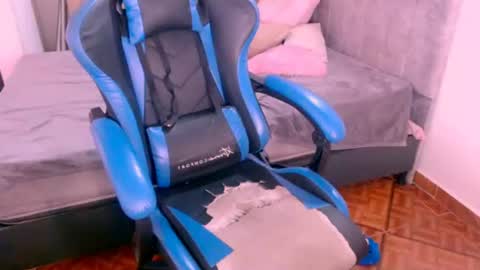 Snapshot of miluu_444 chatting on 06-11-26, 10:41 miluu_444 online show from 06-11-26, 10:41
