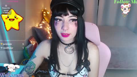 Snapshot of mily_milk_ chatting on 12-11-24, 08:15 mily_milk_ online show from 12-11-24, 08:15