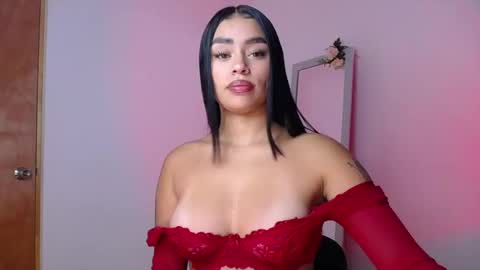 Mily Ortiz online show from 10-24-25, 04:58