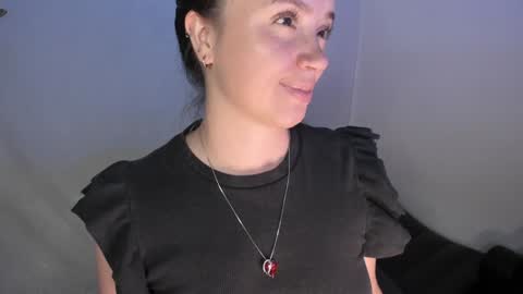 Snapshot of milysauria_ chatting on 12-28-24, 04:52 Mily online show from 12-28-24, 04:52