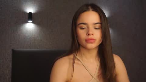 Snapshot of milyyclaars chatting on 02-26-26, 01:54 Linda online show from 02-26-26, 01:54