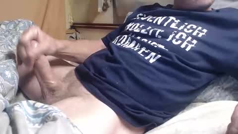 Snapshot of mimes32 chatting on 11-04-25, 03:05 mimes32 online show from 11-04-25, 03:05