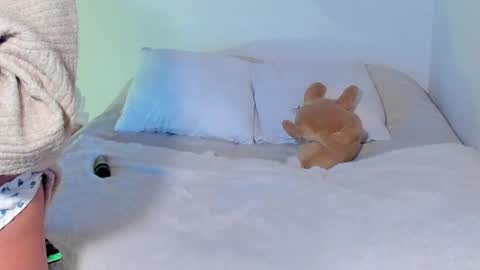 Mimii  online show from 01-20-25, 09:11