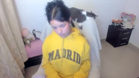 Mimii  online show from 07-06-26, 03:36