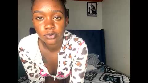 Mimi online show from 11-10-25, 07:40