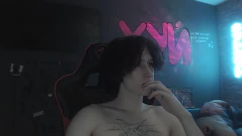 Max online show from 09-18-25, 01:18