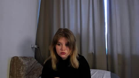 hi Im Mina  online show from 01-16-25, 04:38