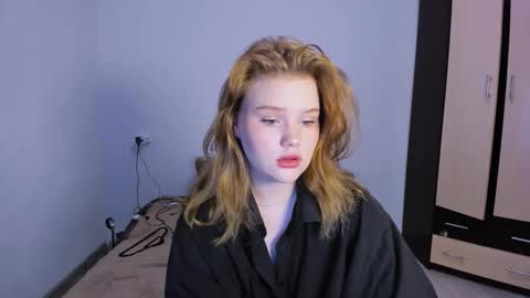 hi Im Mina  online show from 11-21-25, 09:19