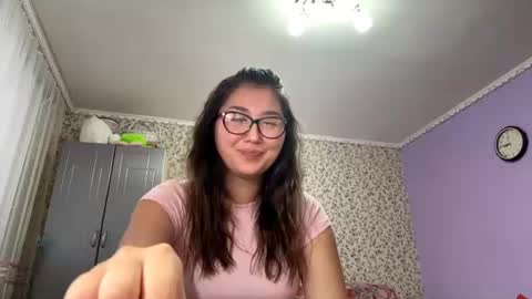Snapshot of minavibe chatting on 07-15-26, 03:45 minavibe online show from 07-15-26, 03:45