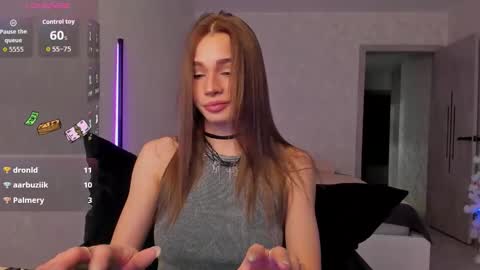 Snapshot of mindlure chatting on 01-06-26, 11:29 Emily online show from 01-06-26, 11:29