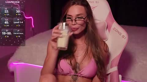 Emily online show from 07-08-26, 03:16