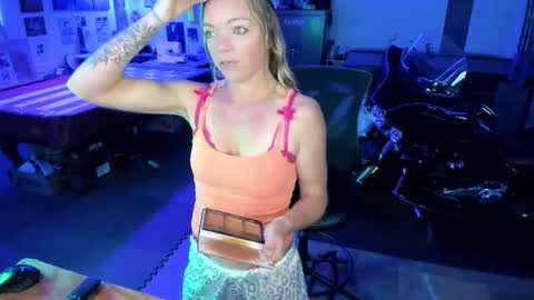 Mindy Mars online show from 11-07-25, 04:40