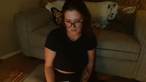 Snapshot of mindymounds chatting on 01-09-26, 11:57 Mindy online show from 01-09-26, 11:57