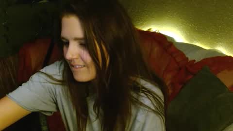 Snapshot of mindymounds chatting on 02-27-26, 04:01 Mindy online show from 02-27-26, 04:01