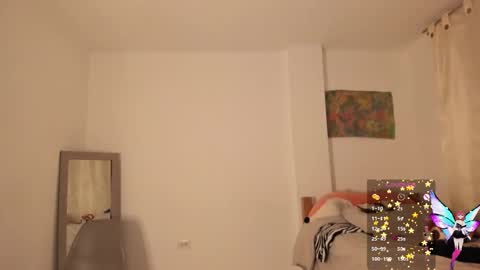 Snapshot of minefoxy2 chatting on 01-12-25, 10:12 Amber online show from 01-12-25, 10:12