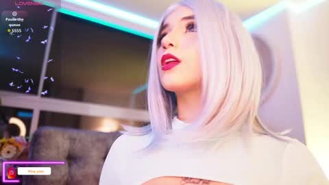 My name is Fer Nice to meet you  give it a thumbs up please its important online show from 09-18-25, 04:36