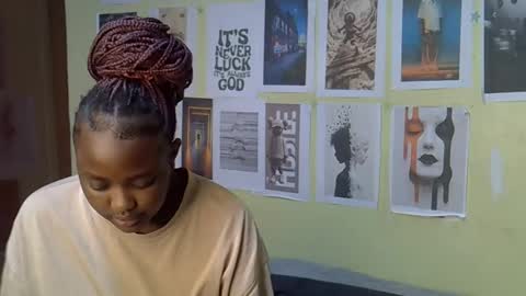 mini_karee online show from 04-06-26, 10:38