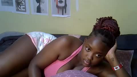 mini_karee online show from 04-14-26, 07:47