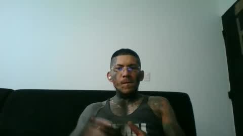 Snapshot of miniimgra chatting on 12-14-25, 11:20 miniimgra online show from 12-14-25, 11:20