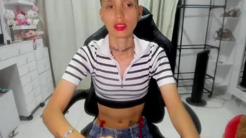 Loly online show from 11-28-25, 04:09