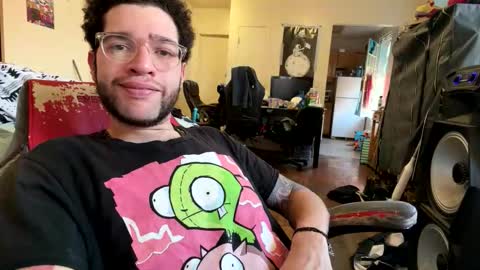 Snapshot of minimoose1003 chatting on 03-10-26, 08:14 minimoose1003 online show from 03-10-26, 08:14