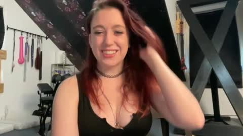 Snapshot of minnyminx chatting on 05-18-26, 03:51 Minx online show from 05-18-26, 03:51