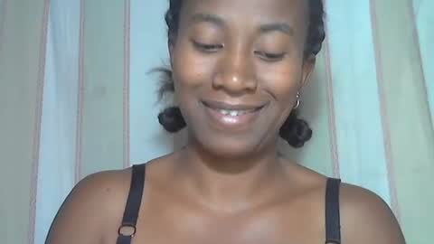 minouch211907 online show from 11-05-25, 06:52