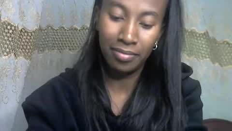minouch211907 online show from 06-11-26, 04:49