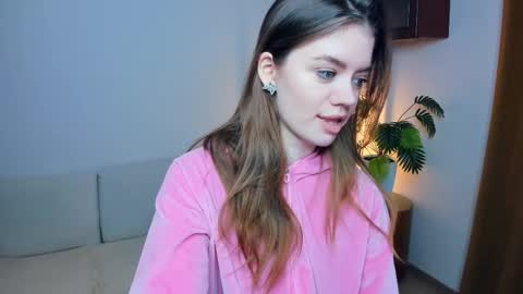 Linda online show from 02-10-26, 09:02