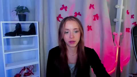 Snapshot of mipsymipson chatting on 02-12-25, 01:06 NEXT STREAM NOVEMBER 27282930 online show from 02-12-25, 01:06