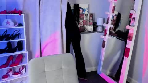 Snapshot of mipsymipson chatting on 02-10-26, 09:24 NEXT STREAM NOVEMBER 27282930 online show from 02-10-26, 09:24