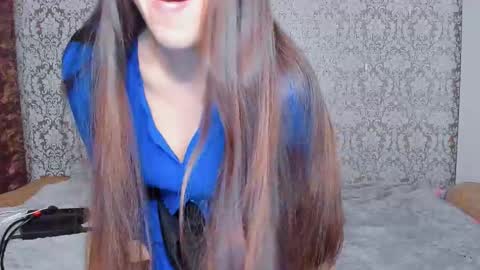Snapshot of mira_bloempje chatting on 01-05-26, 06:33 Mira online show from 01-05-26, 06:33