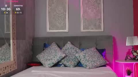 Snapshot of mira_glow chatting on 07-27-26, 05:25 Mira online show from 07-27-26, 05:25