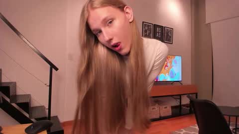 Mira online show from 03-06-26, 01:35